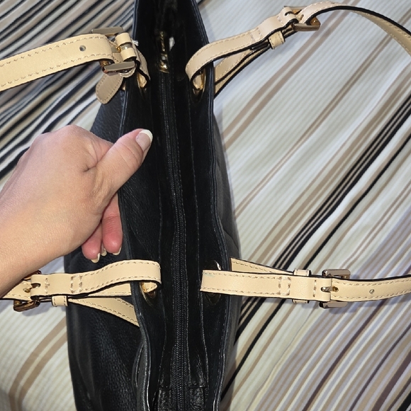 Michael Kors Black and Tan Tote Bag - Picture 12 of 17